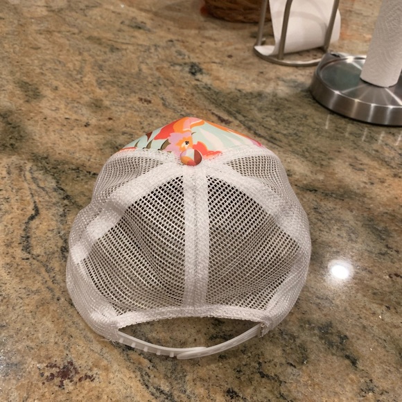 NWOT Billabong hat - Picture 2 of 2